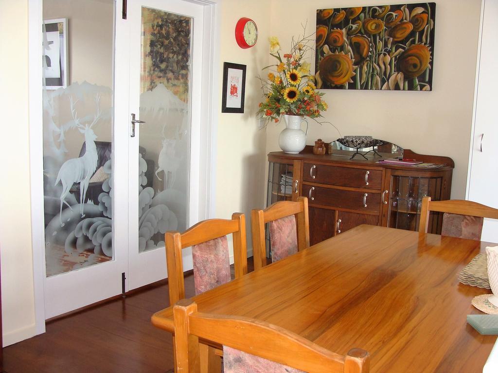 Oamaru Pink Cottage Екстер'єр фото